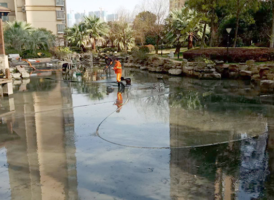 东辽景观池淤泥清理