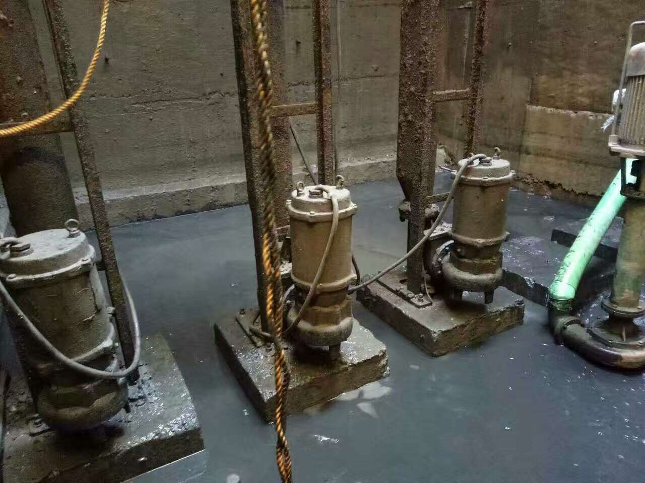 东辽污水池清理