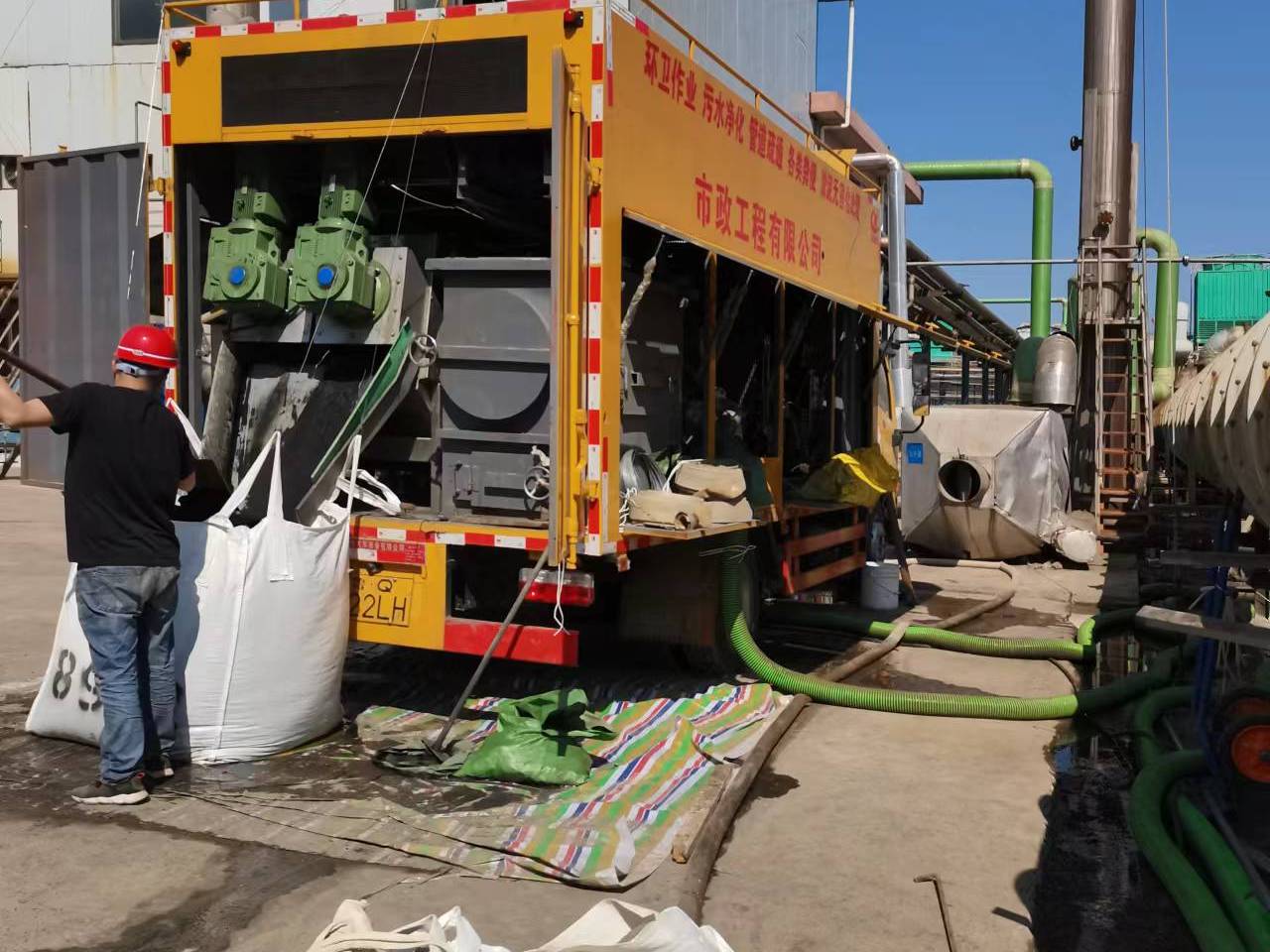 东辽淤泥压干处理